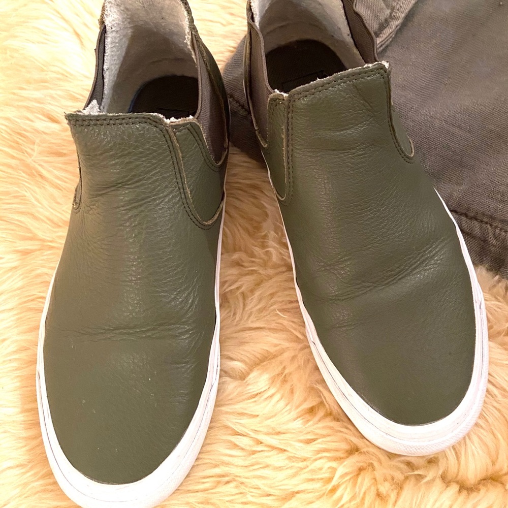 ☀️RARE LEATHER VANS SUPER COMFY☀️